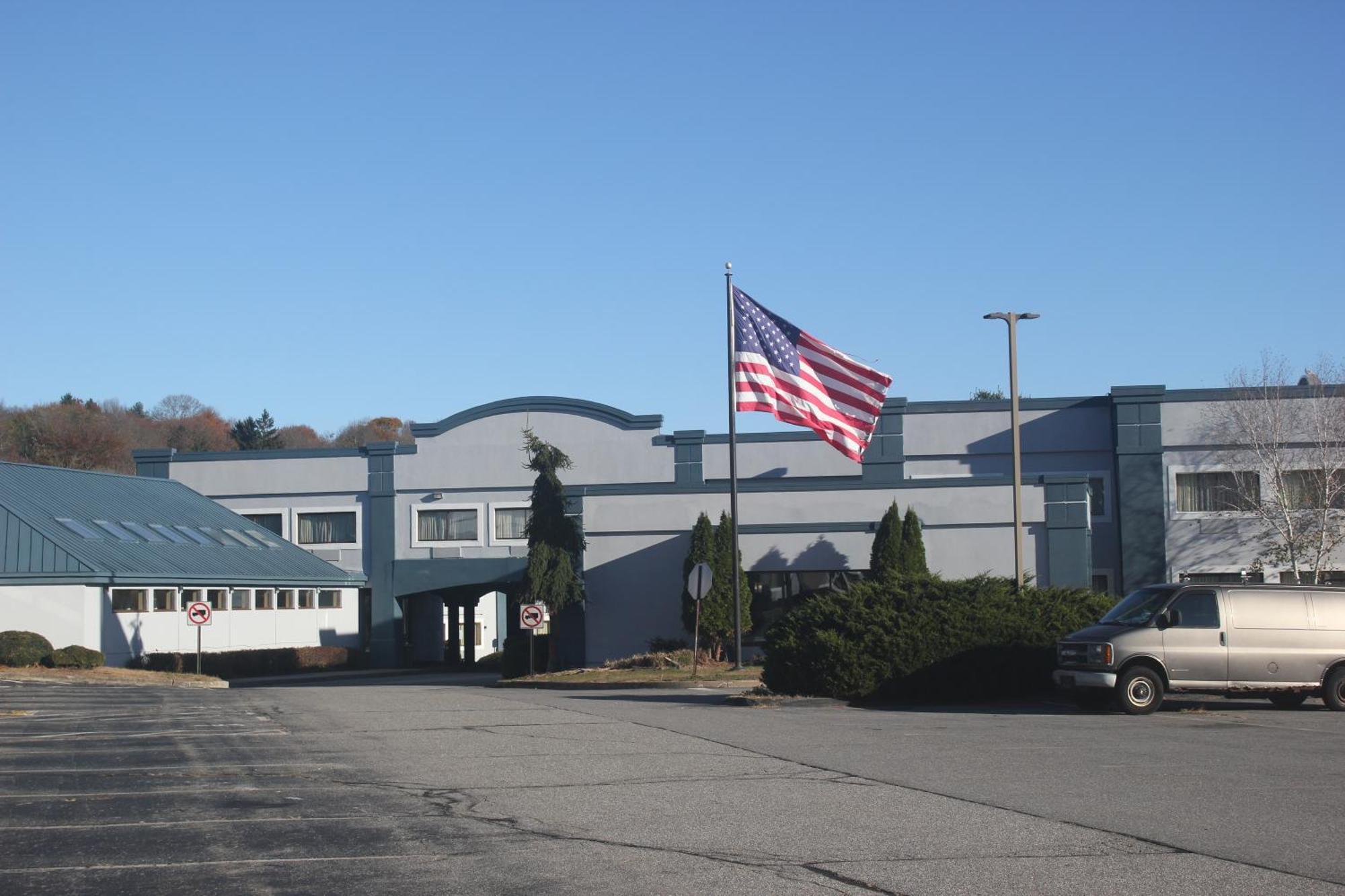 Regency Inn & Suites New London Mystic Exterior foto