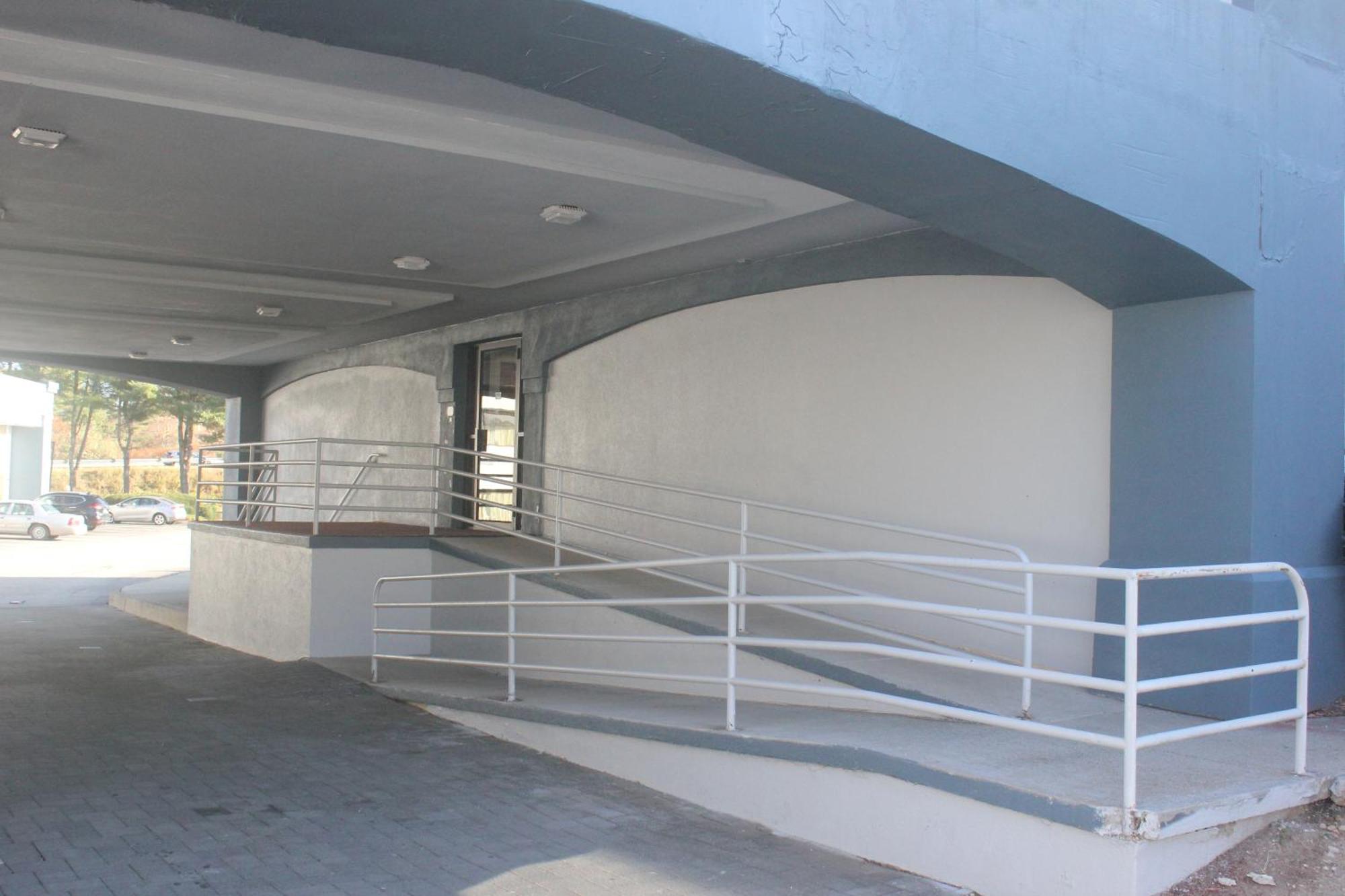 Regency Inn & Suites New London Mystic Exterior foto